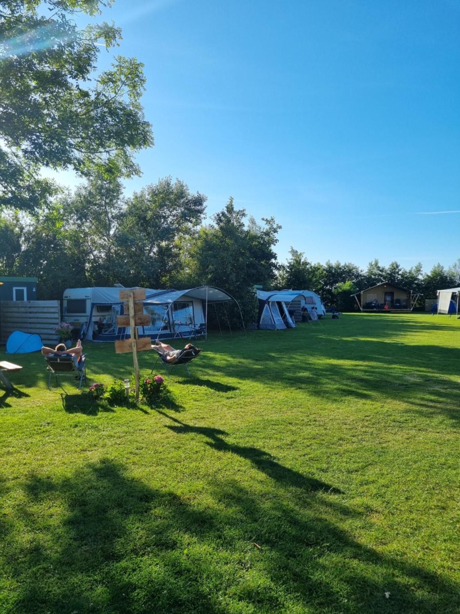 Finse Woning Op Camping De Tulpenweide Breezand Eksteriør bilde